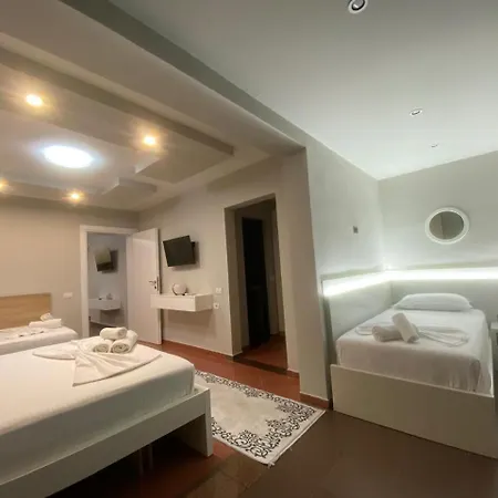 Luander Hotel *